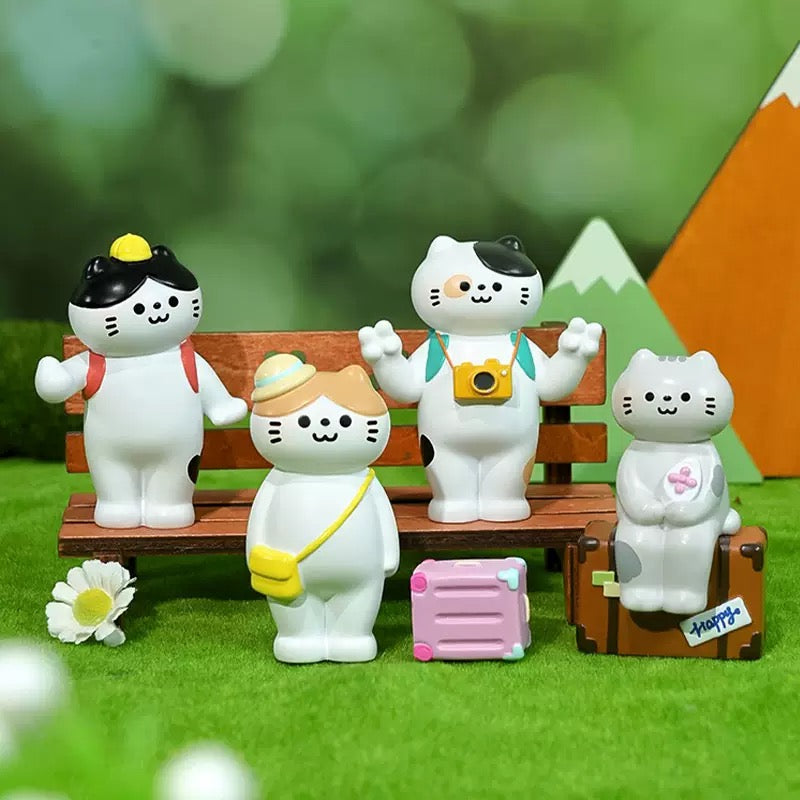 Boîte Mystère Figurines Chat « Set Off Now » – Collection Voyage
