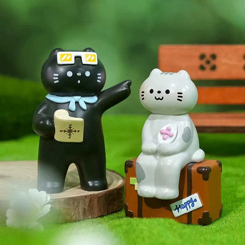 Boîte Mystère Figurines Chat « Set Off Now » – Collection Voyage
