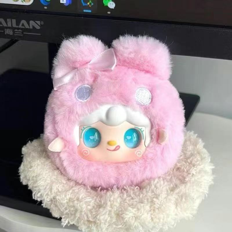 Figurine en peluche Yooki Cutely Rabbit V11 couleur rose avec ses grands yeux en verre.